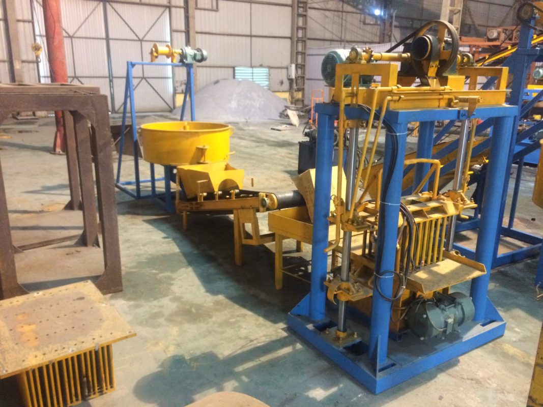 Máy ép gạch không nung Sivali Việt Nhật