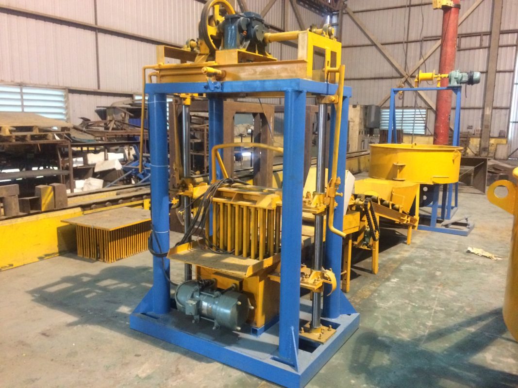 Máy ép gạch không nung Sivali Việt Nhật