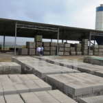 Nên Đầu Tư Máy Ép Gạch Không Nung Loại Nào? Phân Tích Chuyên Sâu